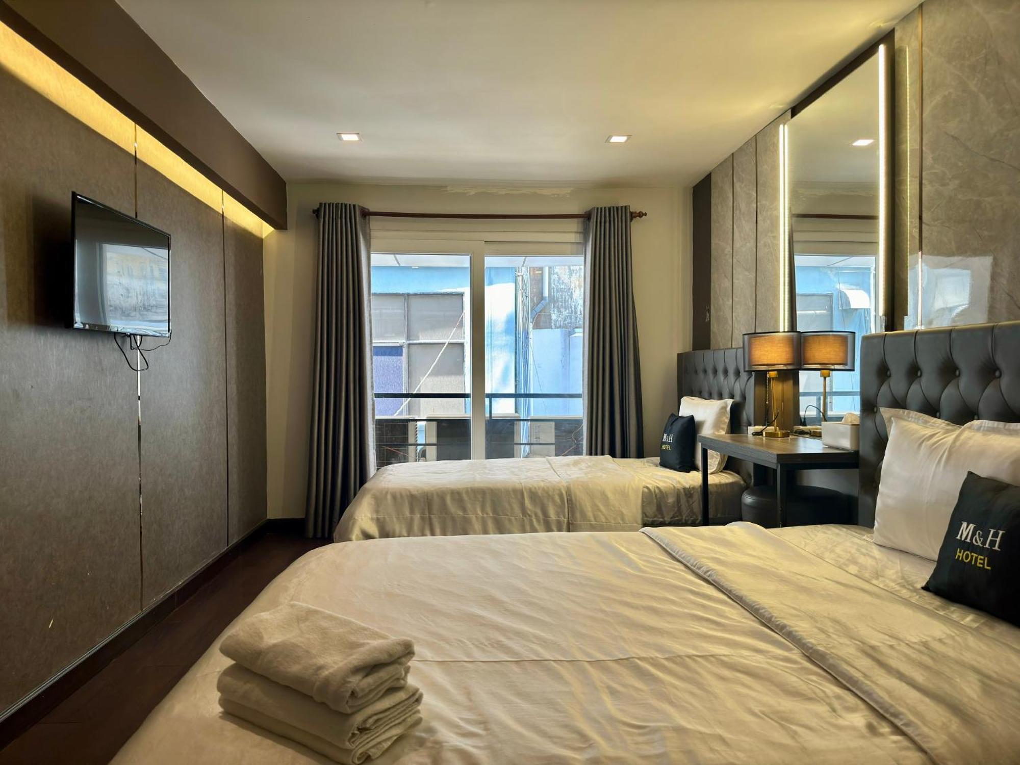 M&H Hotel Ho Şi Min Dış mekan fotoğraf