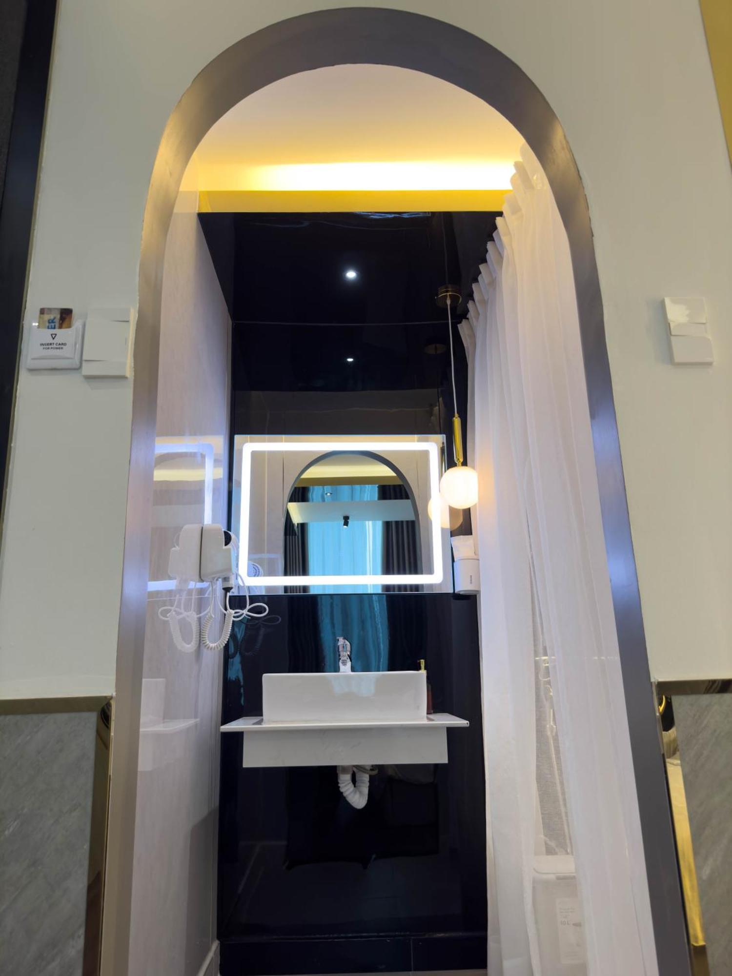 M&H Hotel Ho Şi Min Dış mekan fotoğraf