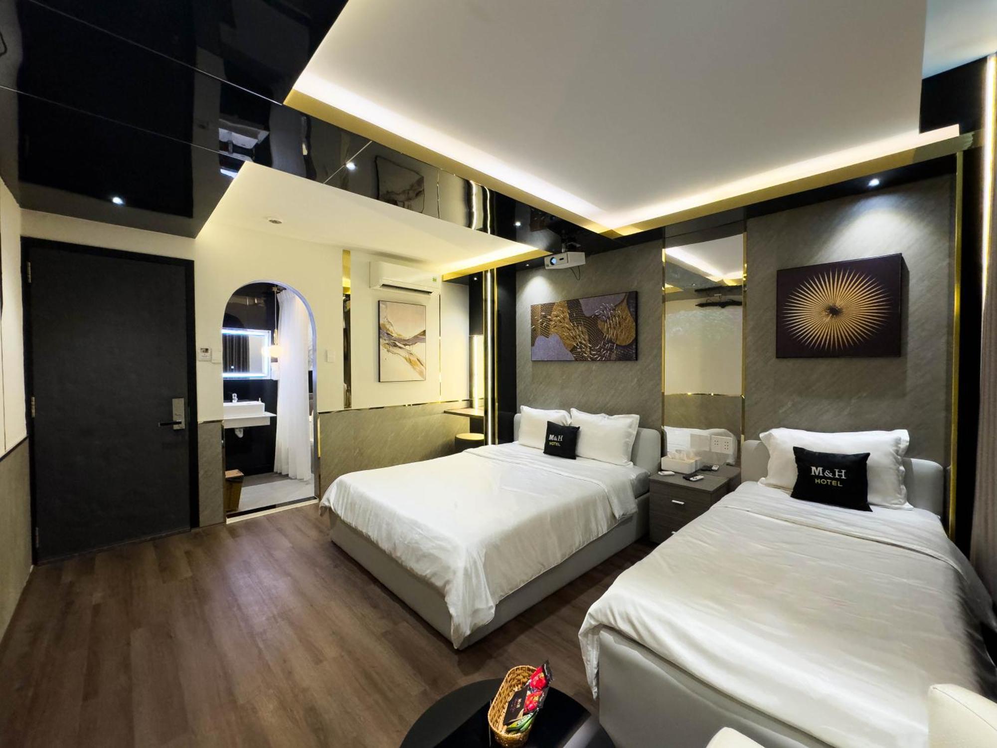 M&H Hotel Ho Şi Min Dış mekan fotoğraf
