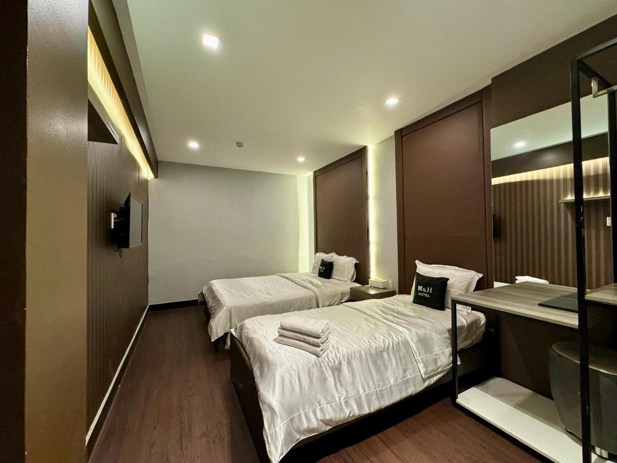 M&H Hotel Ho Şi Min Dış mekan fotoğraf