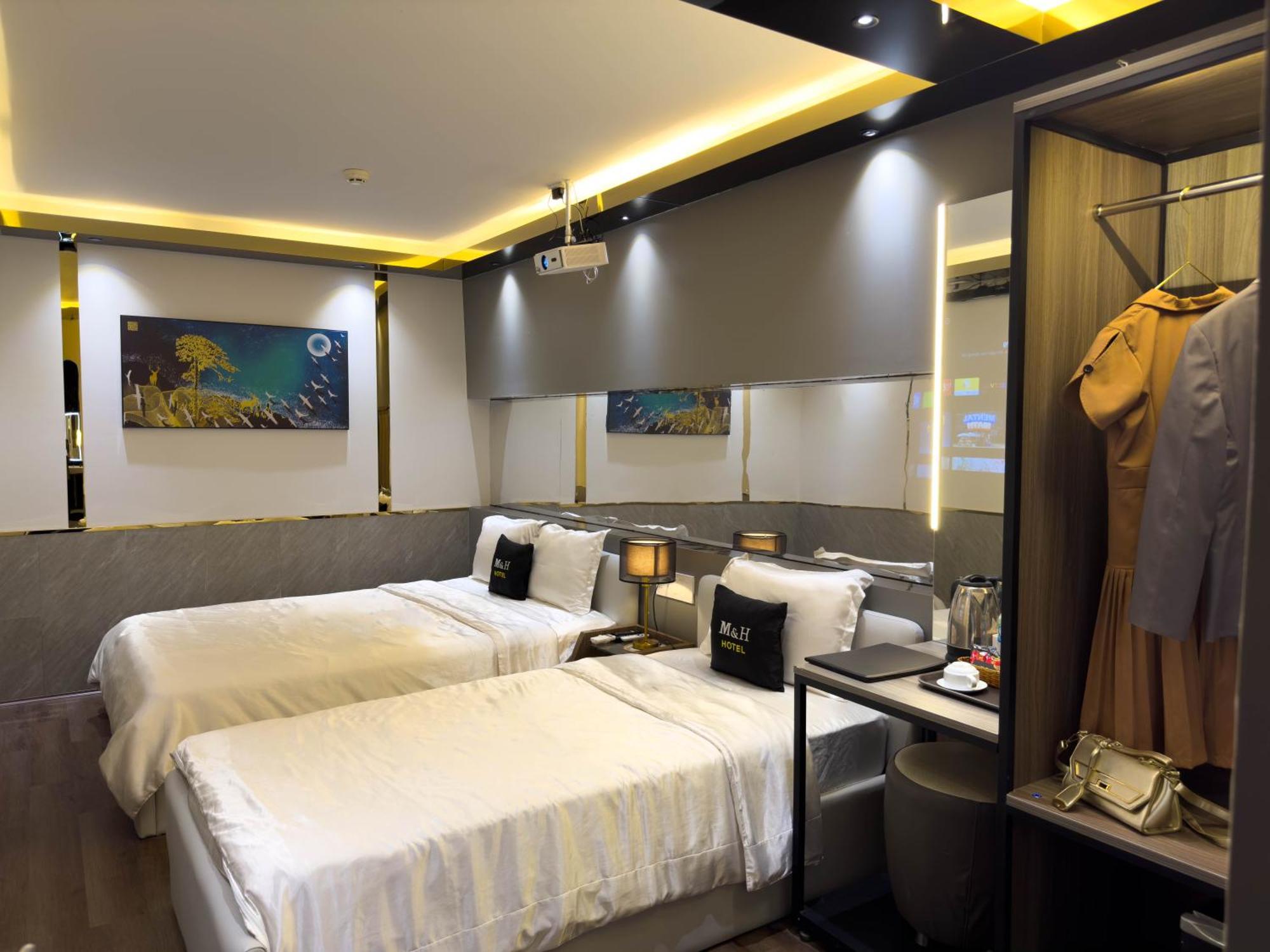 M&H Hotel Ho Şi Min Dış mekan fotoğraf